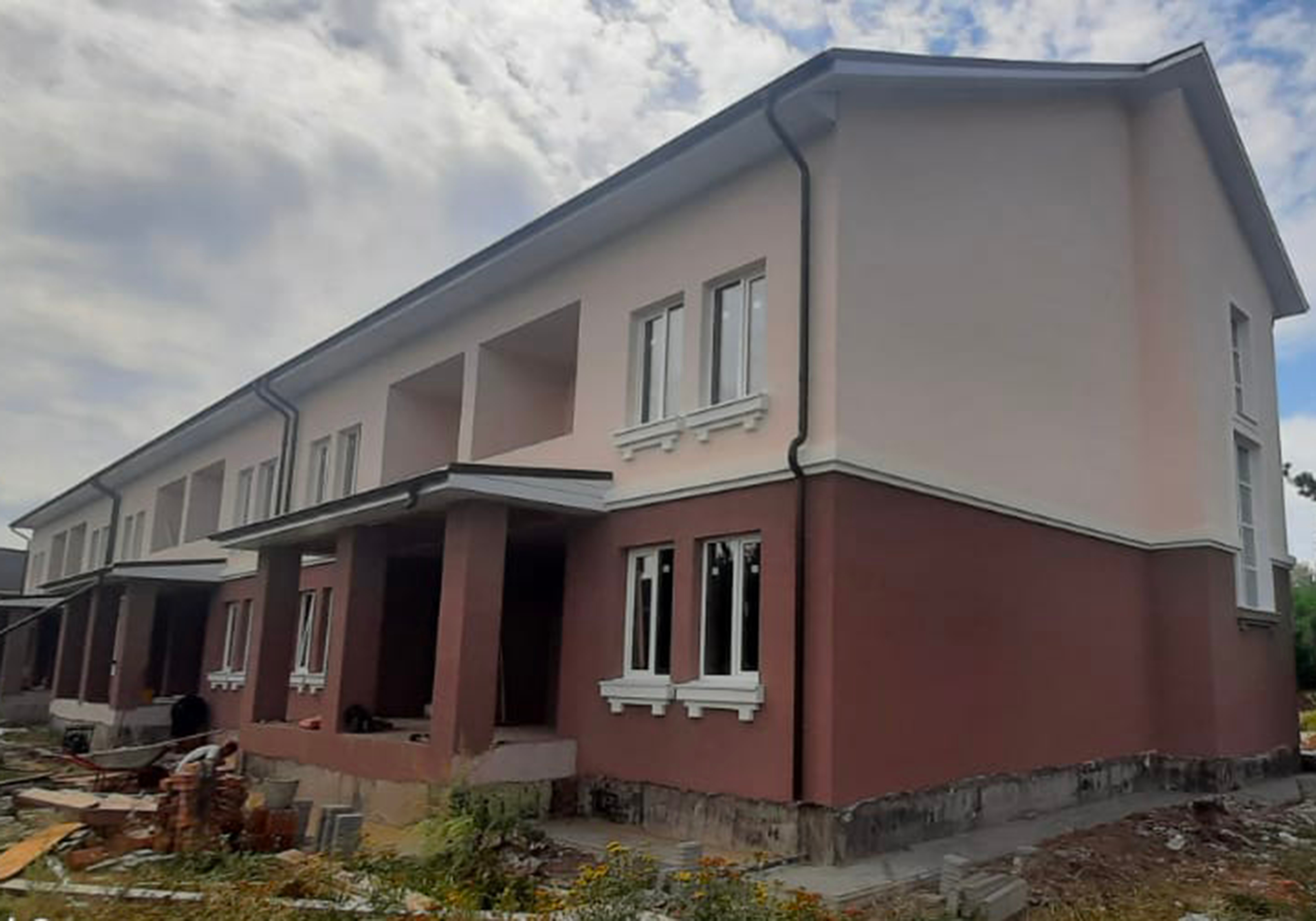 Вентилируемый фасад vs мокрый: что выбрать для частного дома